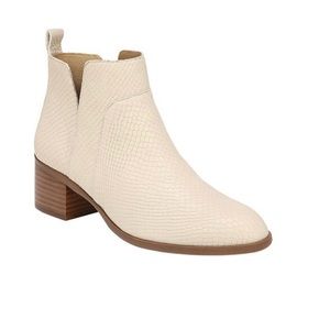 Franco Sarto Women's Richland Ankle Bootie